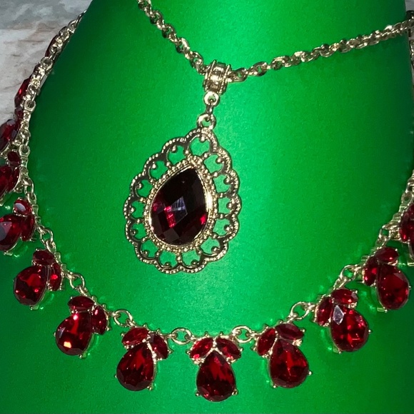 LOT OF GOLD JEWELRY WITH RED STONES - Picture 4 of 9